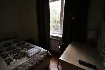 Pensionat Tiny Hotel Bishkek