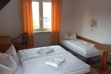 Hotel Gasthaus & Pension Zum Schwarzen Adler