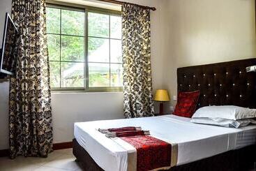 تختخواب و صبحانه Optima Royale