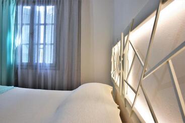 פנסיון Avra Milos