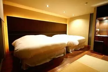 Ryokan Gensen To Hanare No Oyado Tsuki