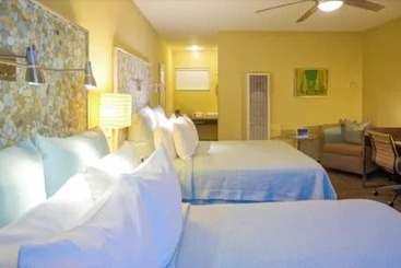 فندق Inn At East Beach