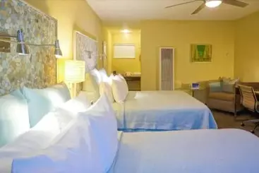 فندق Inn At East Beach