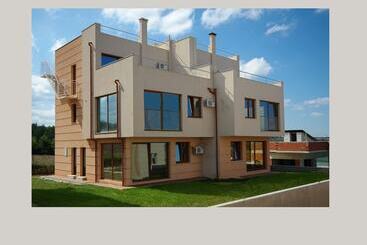 هتل آپارتمان Seagarden Villa Resort