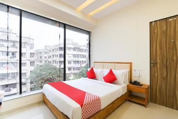 Hotel Oyo 49529  Royal Palace