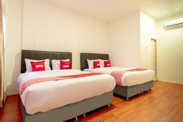 Hotel Capital O Tmj Guest House