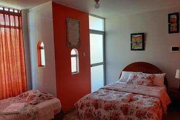 Pension Marlon's House Nasca