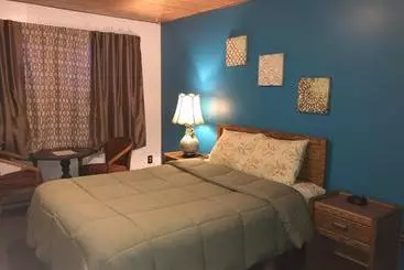 هاستل Hilltop Lodge And Cabins