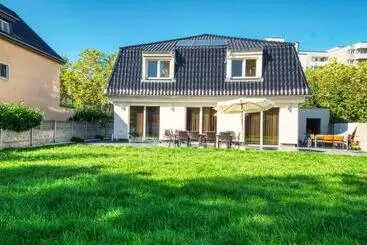 Retkeilymaja Pension Amanda