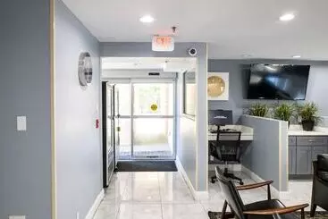 هتل Baymont By Wyndham College Park Atlanta Airport South