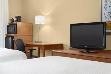 酒店 Dubuque Inn & Suites