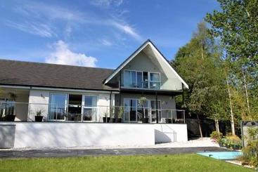 צימר Inverness House