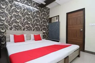 Hotel R K Guest House By Oyo Rooms