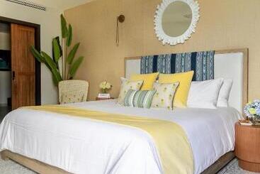 Tamarind Hills Resort & Villas