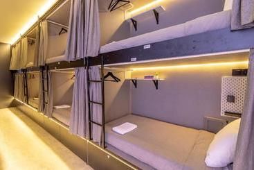 هاستل The11room