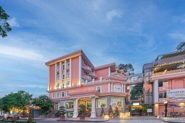 Bcons Riverside Hotel Binh Duong
