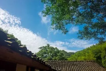 Pensjonat Qiansu Linhai Liaoshe