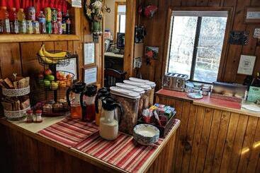 Foot Of The Mountain Motel