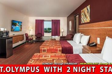 Grand Marquis Waterpark Hotel & Suites