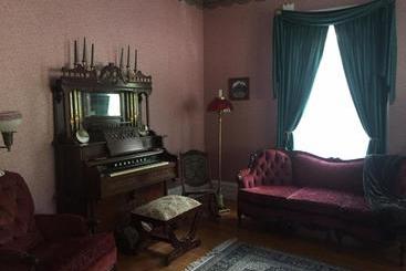 فندق Grand Avenue Bed And Breakfast