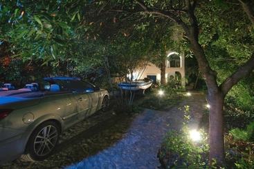 Huoneisto Villa Emerald