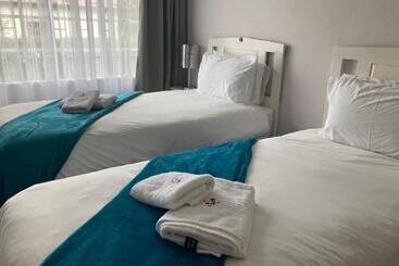 פנסיון Cherry Lane Guest House