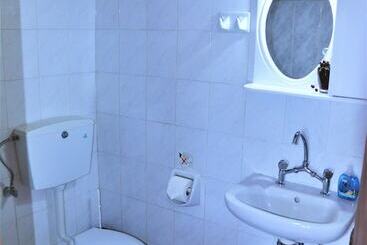 پانسیون Petros Giatras Rooms