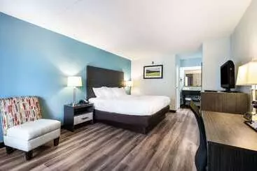 Отель Clarion Inn Cleveland Near University