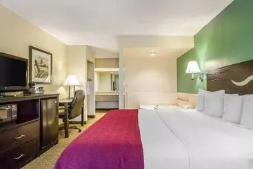 Отель Quality Inn