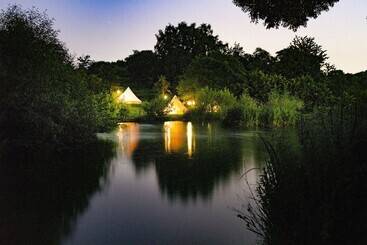 Hotel Lloyds Meadow Glamping Delamere Chester