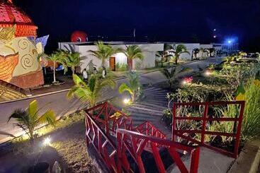 בית מלון כפרי Phi Phi Mountain Beach Resort Sha Certified