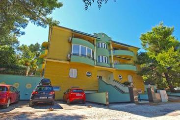 דירות לתיירים Apartment Blazenka