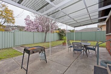 דירות לתיירים Red Brick Beauty   Central Cottage