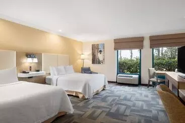 Отель Hampton Inn Charlestonnorth