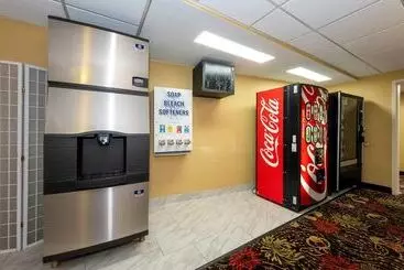 酒店 Red Roof Inn Plus Newark Liberty Airport   Carteret