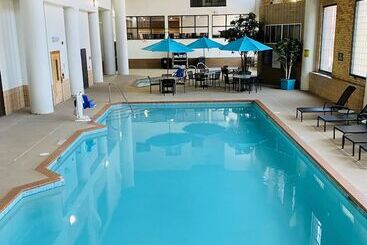 The Suites Hotel At Waterfront Plaza