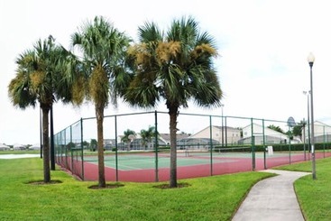 Turistlägenheter Hampton Lakes   5 Bed 4 Baths Villa