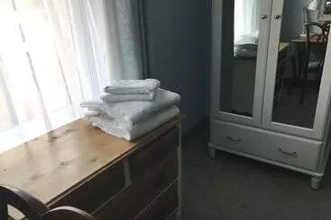 ツーリストアパートメント Artists  Cottages