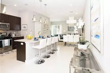 Turistihuoneistot Dream Themed Vacation Townhome Su2602