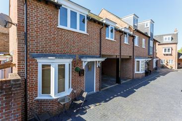 茅舍 Magnolia House