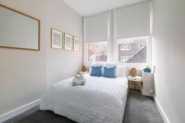 Turistihuoneistot Gorgeous 2 Bedroom Apt By The Beach And Town