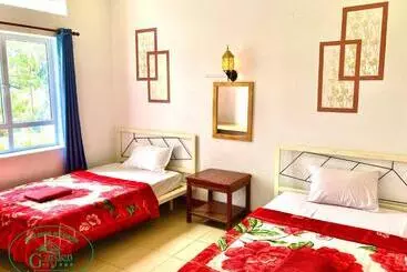 Hotel Garden Village Guesthouse & Pool Bar