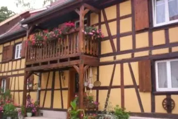 Cabane La Cour De J Anne