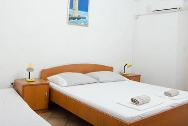 Apartaments turístics Apartments Sanja