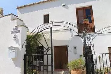 Casa Rurale Casa Mundo 16th Century Country House With 21 M² Pool, Barbecue Andalusia