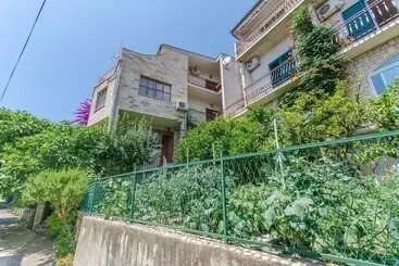 Tourist flats Apartment And Rooms Ivan