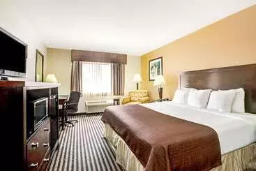 Отель Baymont By Wyndham Dallas/ Love Field