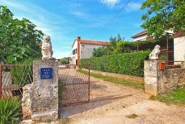 Turist apartmanları House Monteci 1378