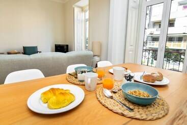 관광객 아파트 Almirante Reis Deluxe Apartment