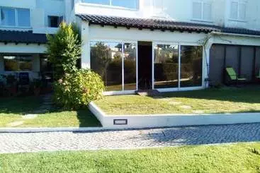 Apartaments turístics House With 4 Bedrooms In Corroios, With Pool Access, Enclosed Garden And Wifi  4 Km From The Beach
